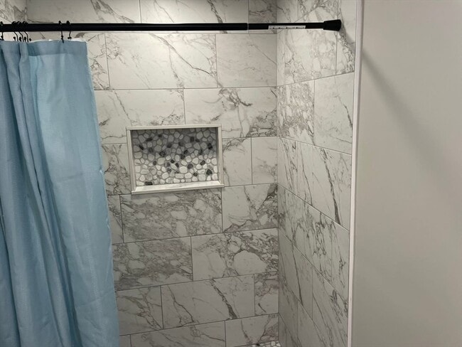 Building Photo - 194 North End Blvd