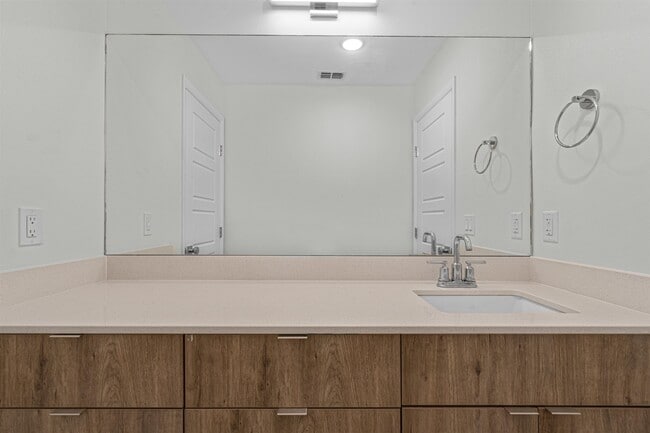 Building Photo - 409 Deer Path Lp