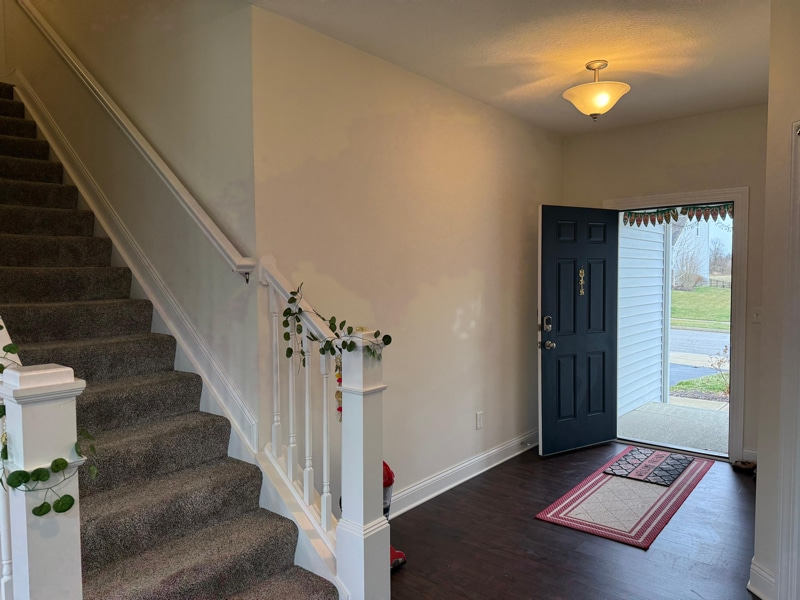 Building Photo - 10054 Viburnum Dr