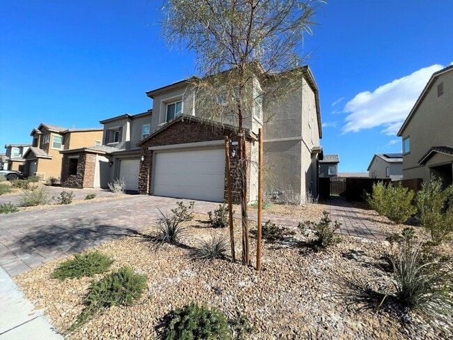 Primary Photo - 4 BEDROOMS, 2.5 BATHS AT VILLIAGES AT TULE...