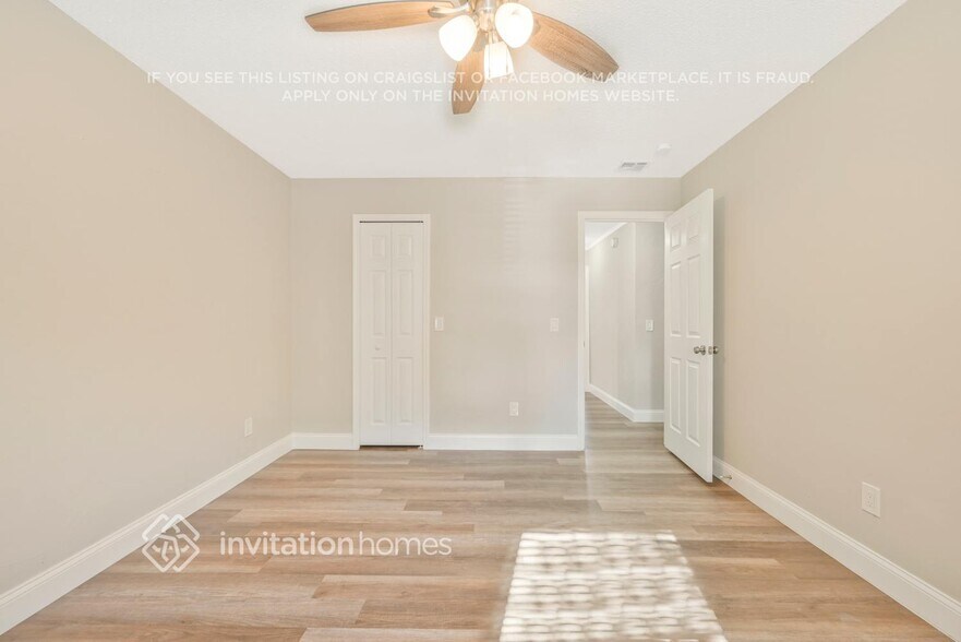 Building Photo - 921 Oak Forest Dr