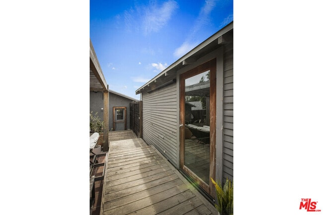 Building Photo - 5215 Almaden Dr