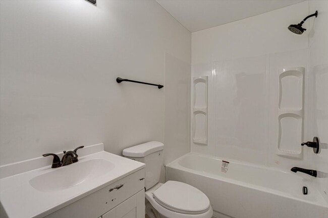 Building Photo - 3BR / 1BA Home for Rent $1750/month — Comfortable Living in Chattanooga