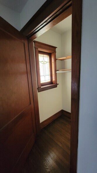 Building Photo - 5537 Holly Hills Ave