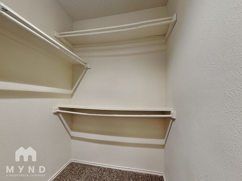 Building Photo - 11809 Garden Terrace Dr