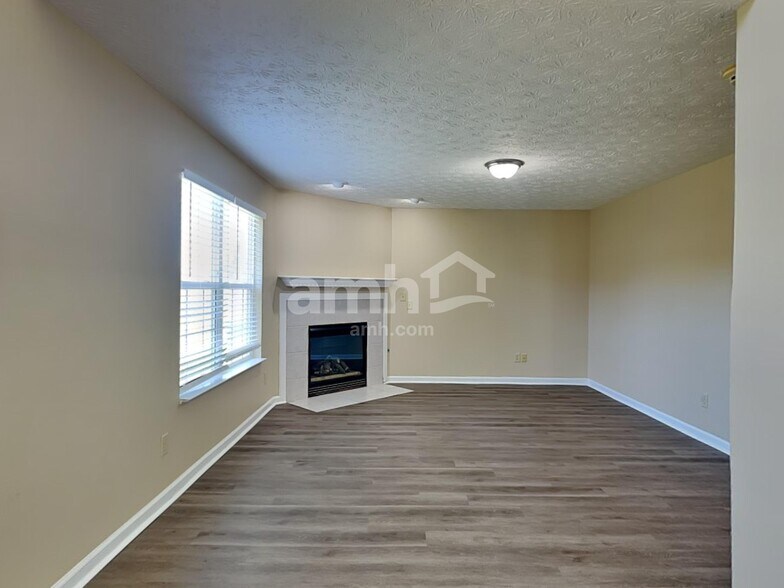 Building Photo - 13920 Bruddy Dr