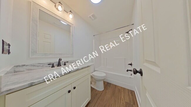 Building Photo - 816 W Walnut Ave