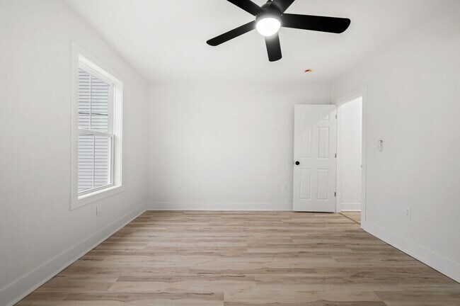 Building Photo - Gorgeous 3 bedroom home in Verona available now!