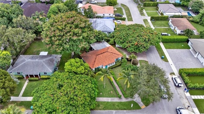Building Photo - 6890 SW 51st St