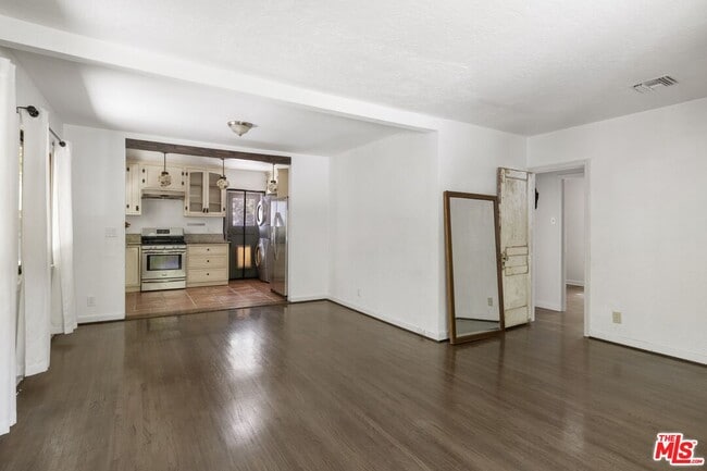 Building Photo - 11269 La Maida St