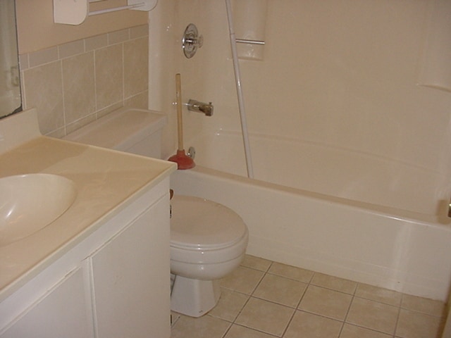 Building Photo - 4037 NW Cinnamon Tree Cir