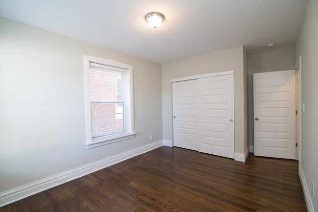 Building Photo - 3116 Lackland Ave