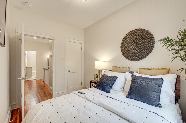 Building Photo - 2312 Rosewood Ave