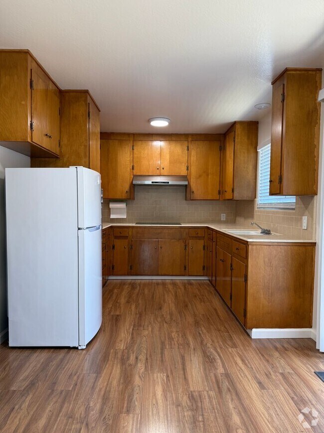 Building Photo - 2 Bedroom, 1 Bath  Duplex - Mountain View ...
