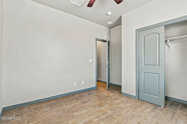 Building Photo - 12760 Dorchester Ave