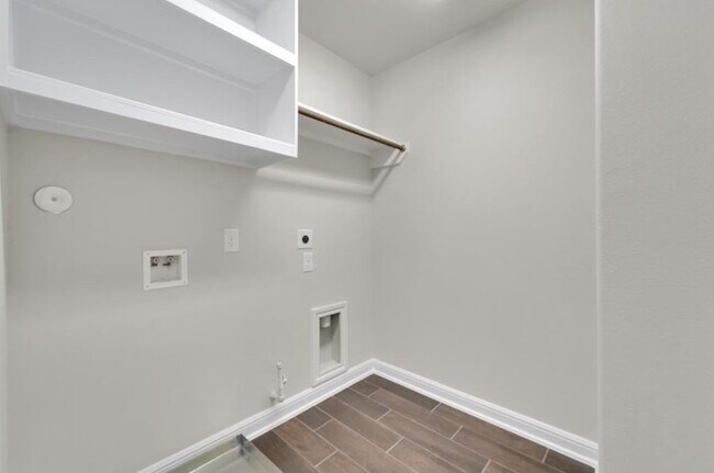 Building Photo - 18906 Whistling Oaks Dr