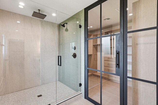 Building Photo - 7421 E Princeton Ave