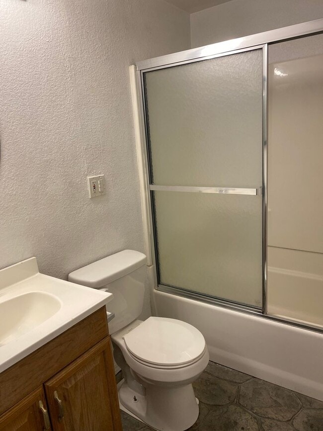 Building Photo - HARDWOOD FLOOR - CLOSE TO VA - MIDTOWN - Y...