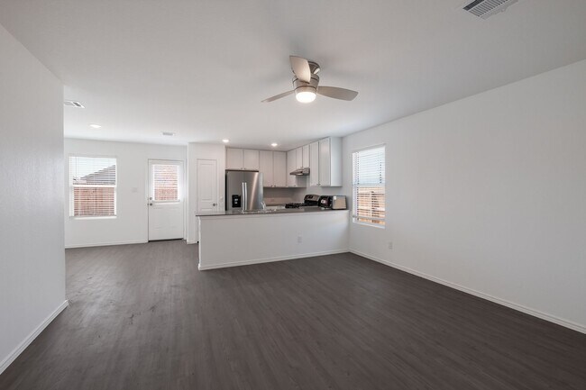 Building Photo - 4934 Legacy Trl