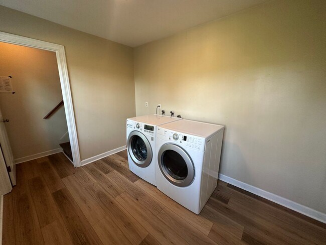 Building Photo - Call Amanda Tate at (757)289-6810 for more information