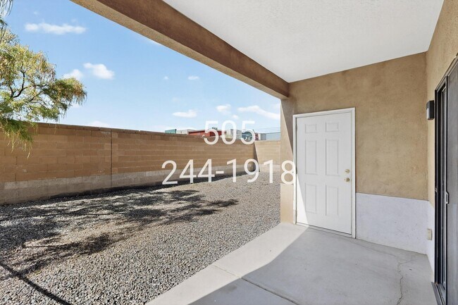 Building Photo - 1121 Meadowlark Way SE