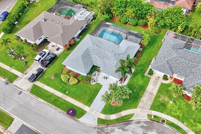 Building Photo - 22053 Flanders Ct