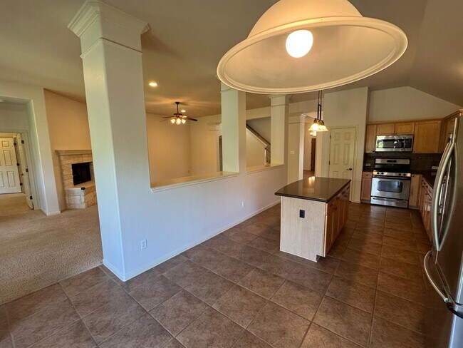 Building Photo - 9820 Savannah Ridge Dr