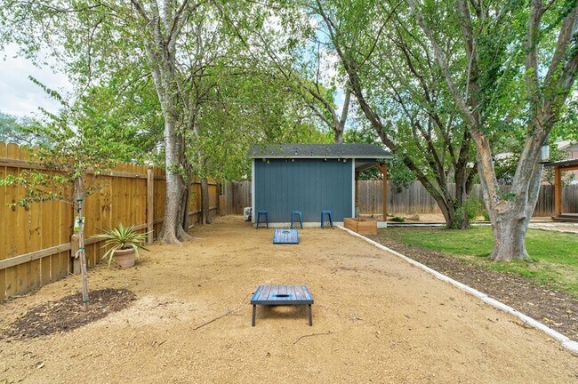 Building Photo - 7404 Lunar Dr