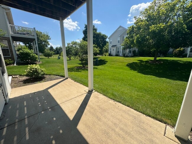 Building Photo - 1574 Millbrook Dr