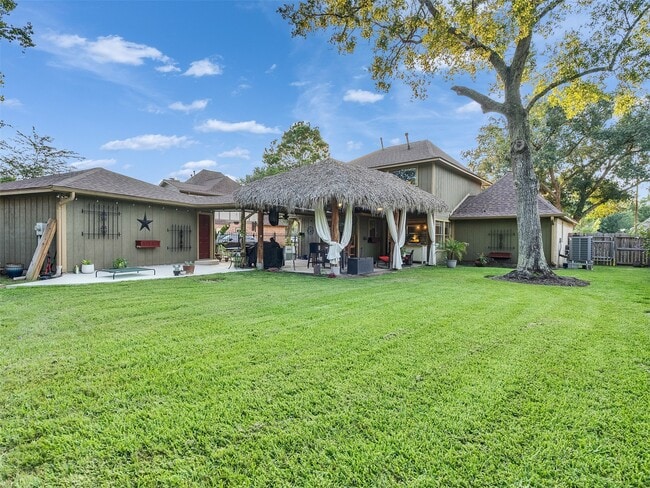 Building Photo - 702 Olde Oaks Dr