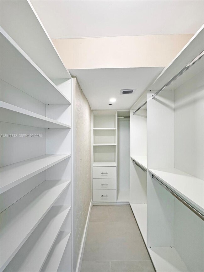 Building Photo - 1145 Normandy Dr
