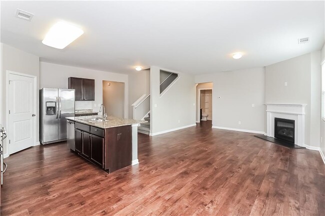 Building Photo - 315 Heritage Club Cir