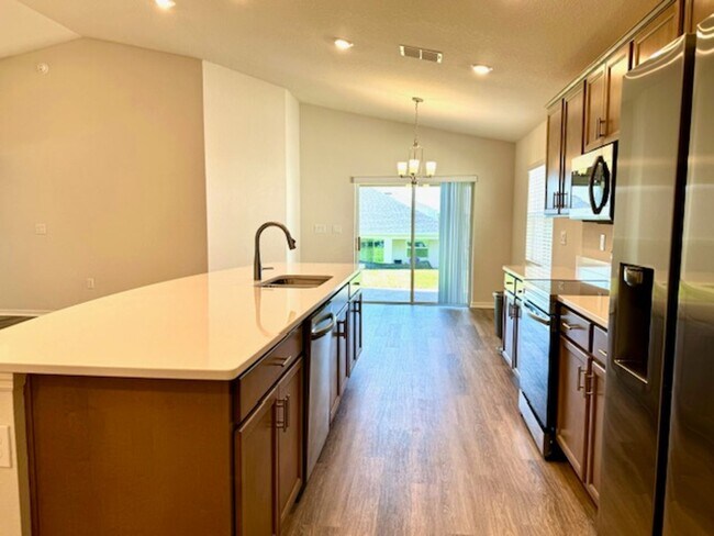 Building Photo - 4 Bedroom 2 Bathroom House for Rent in Ast...