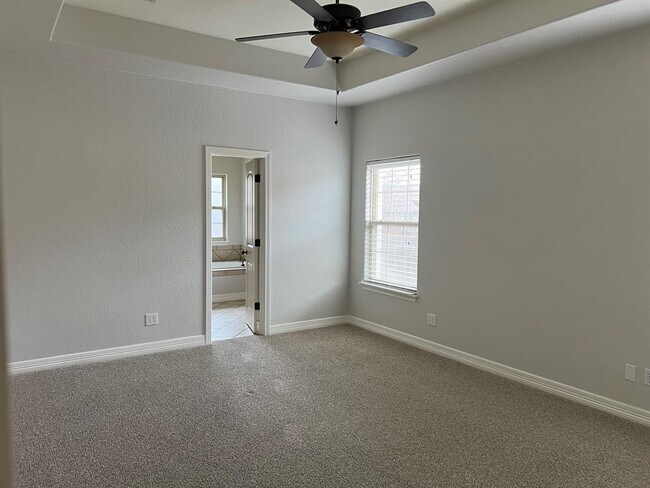 Building Photo - 503 Woodland Park Dr