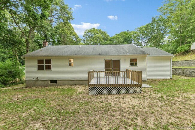 Building Photo - 22 Red Maple Rd