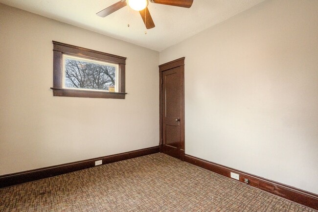 Building Photo - 3394-3396 W 54th St