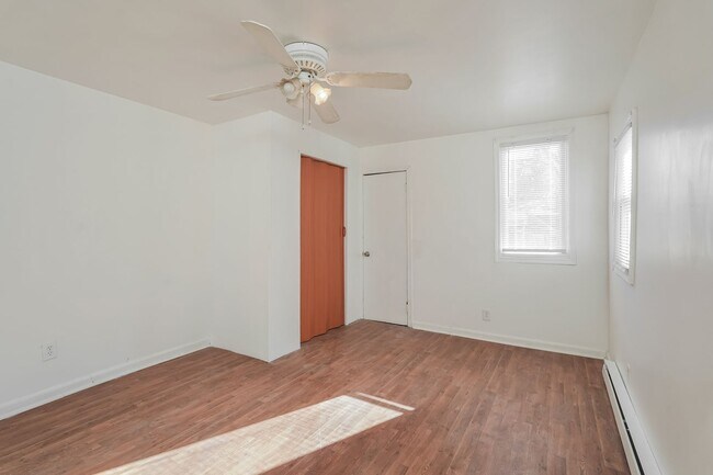 Building Photo - Quaint 2 bedroom located in historic Augusta!