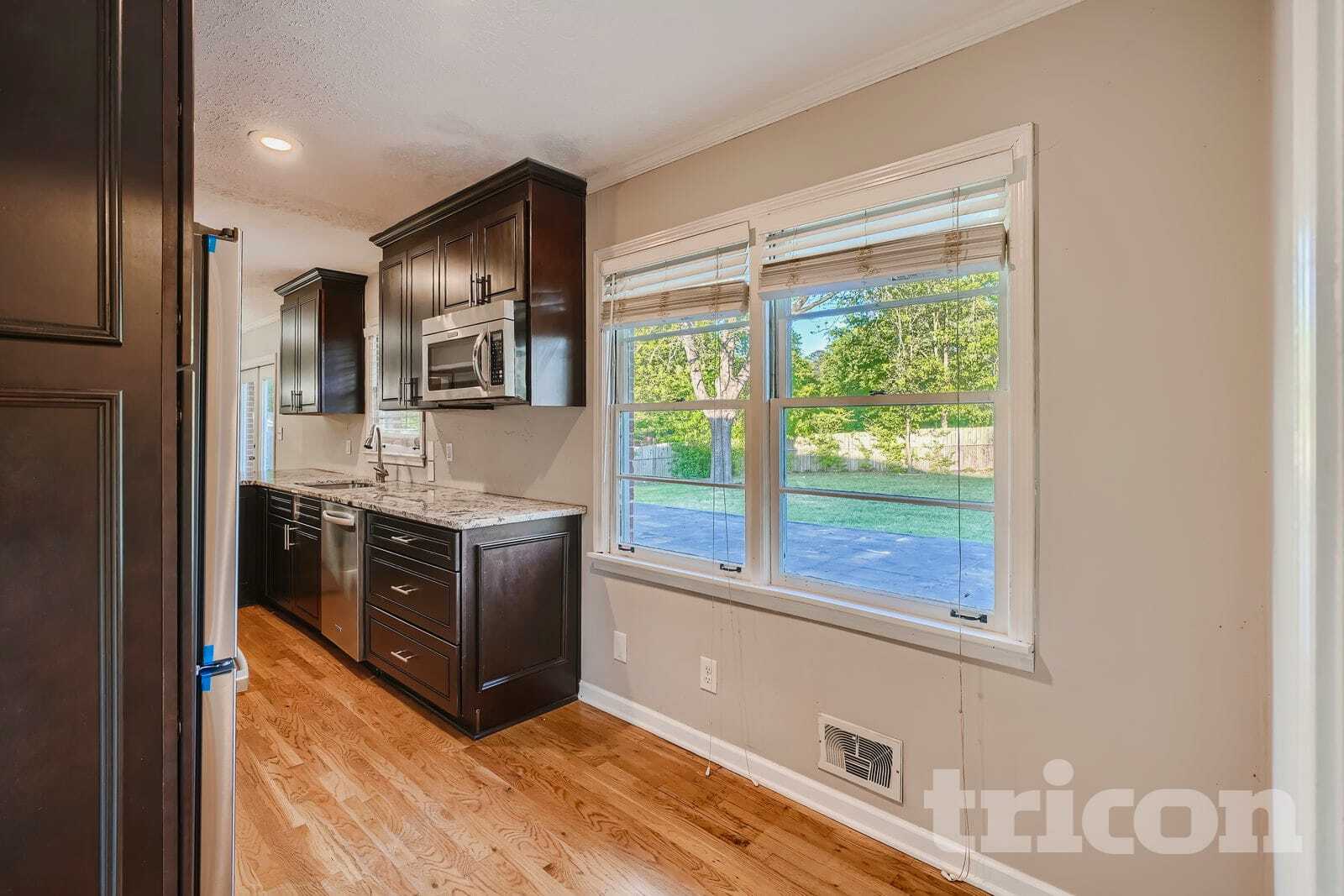 Building Photo - 2054 North Rd SW