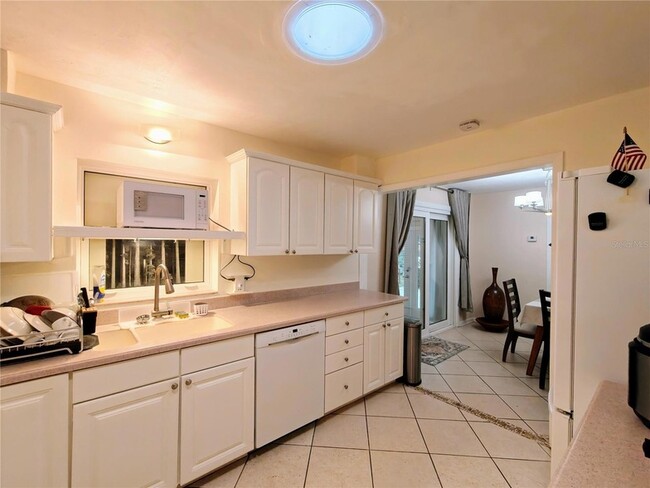 Building Photo - 2305 NW 48th Terrace