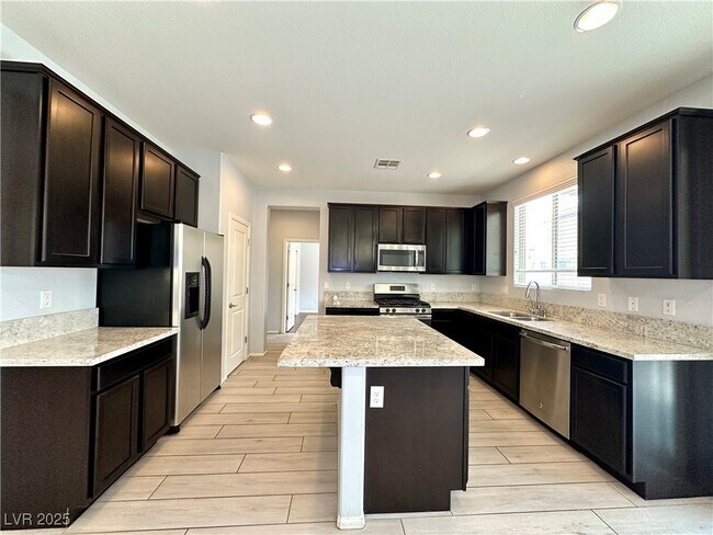 Building Photo - 9527 Ridgeglen Ct