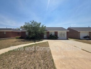 Building Photo - 707 Devonian Dr