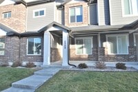 Building Photo - North Logan Townhome