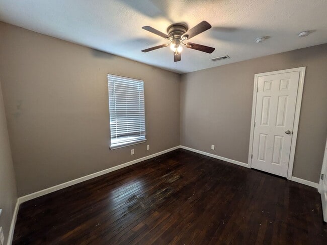 Building Photo - 3486 Westmoreland Ave