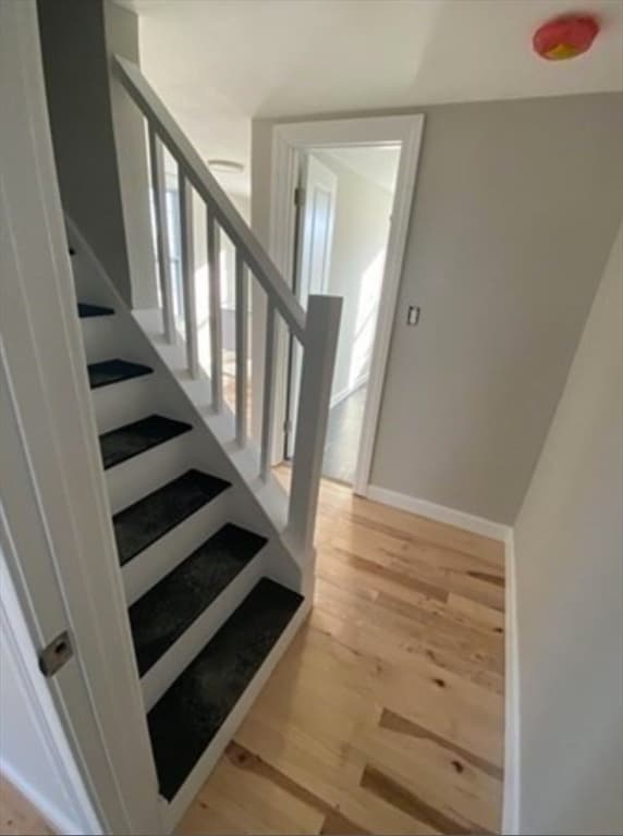 Building Photo - 86 Oak St