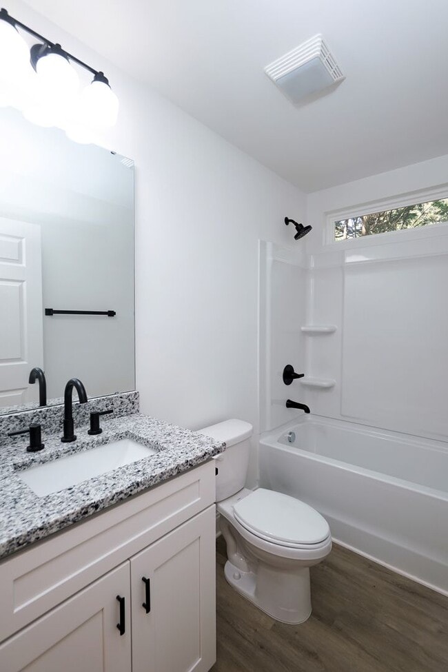 Building Photo - Brand New Duet Style Townhome in Charlotte!