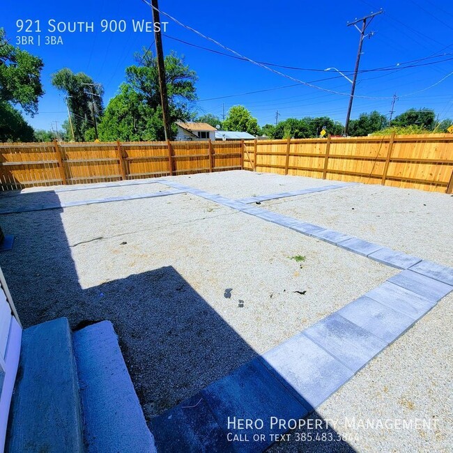 Building Photo - Gorgeous Newly Remodeled House!!