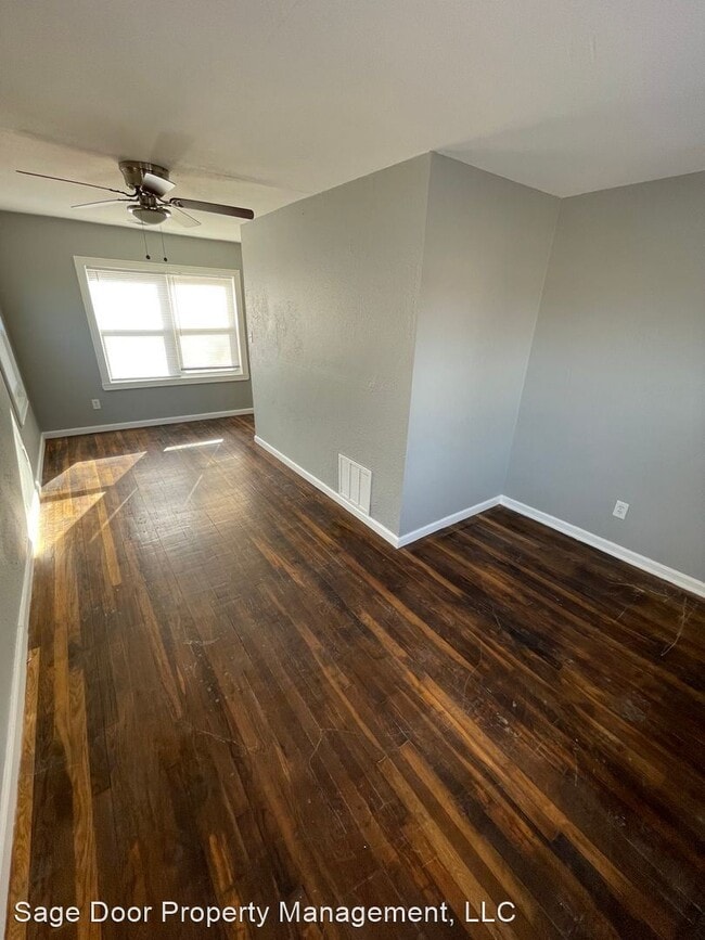 Building Photo - 3 br, 2 bath House - 2420 E 51st Street
