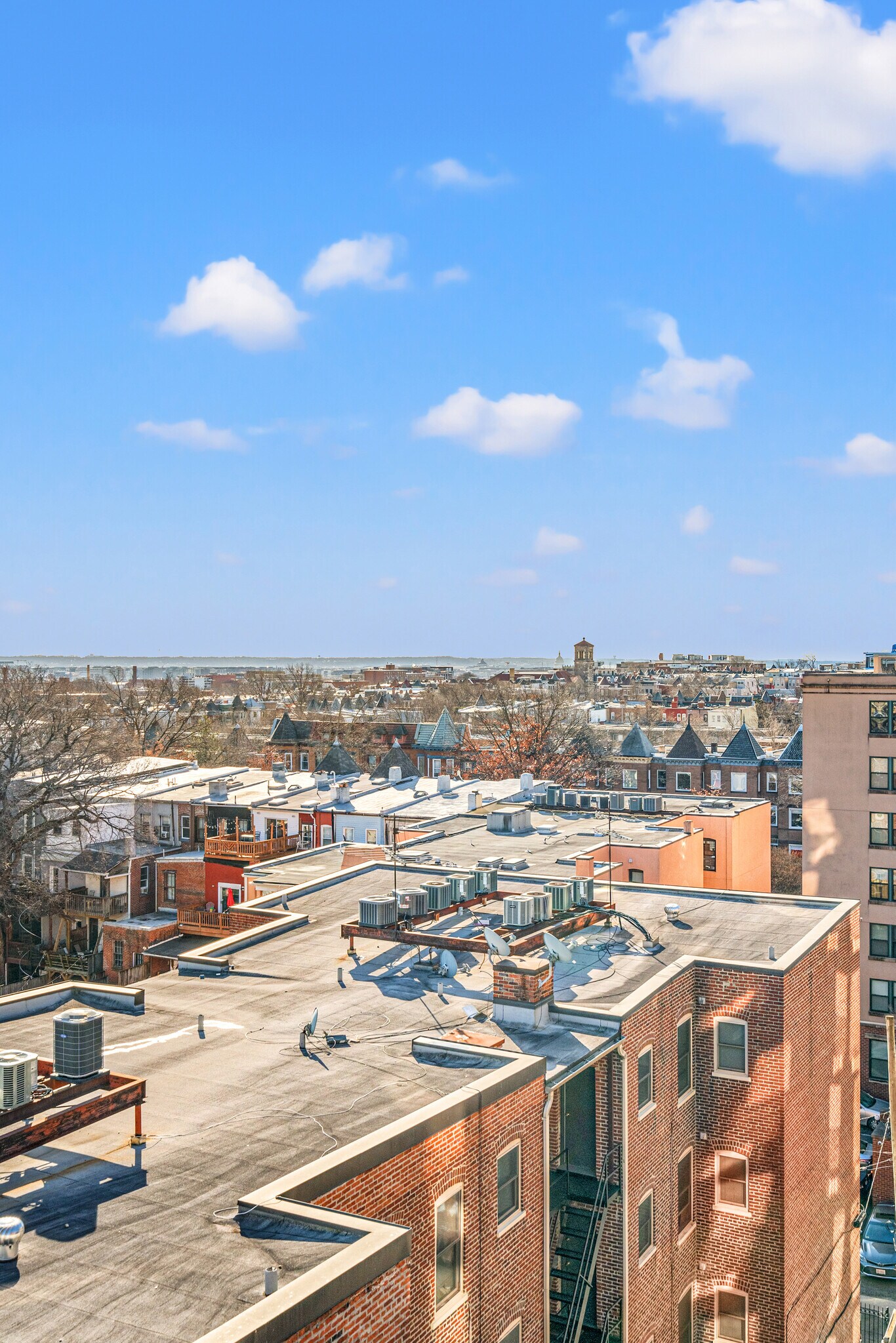 Capital View - 1390 Kenyon St NW