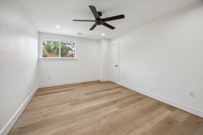 Building Photo - 20223 Laurel Lock Dr