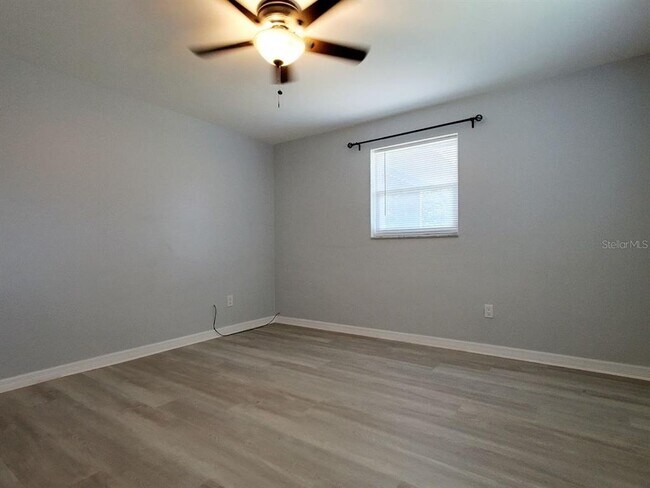 Building Photo - 507 Vine Ave